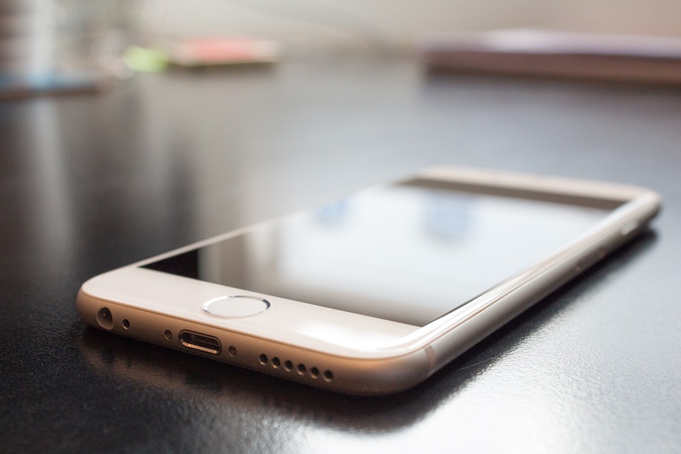 Things to consider before buying an iPhone post thumbnail image